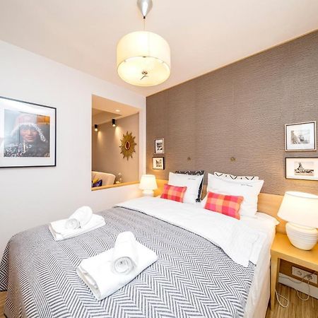 Golden Apartment With Air Condition By Your Freedom Varşovia Exterior foto