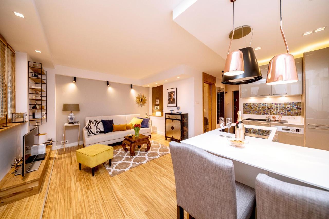 Golden Apartment With Air Condition By Your Freedom Varşovia Exterior foto