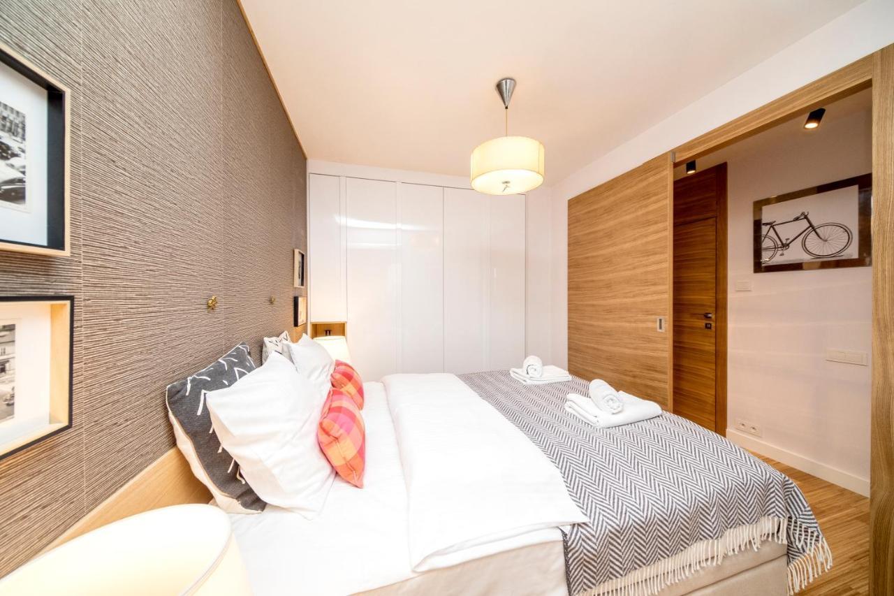 Golden Apartment With Air Condition By Your Freedom Varşovia Exterior foto