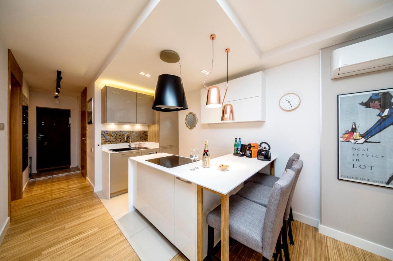 Golden Apartment With Air Condition By Your Freedom Varşovia Exterior foto